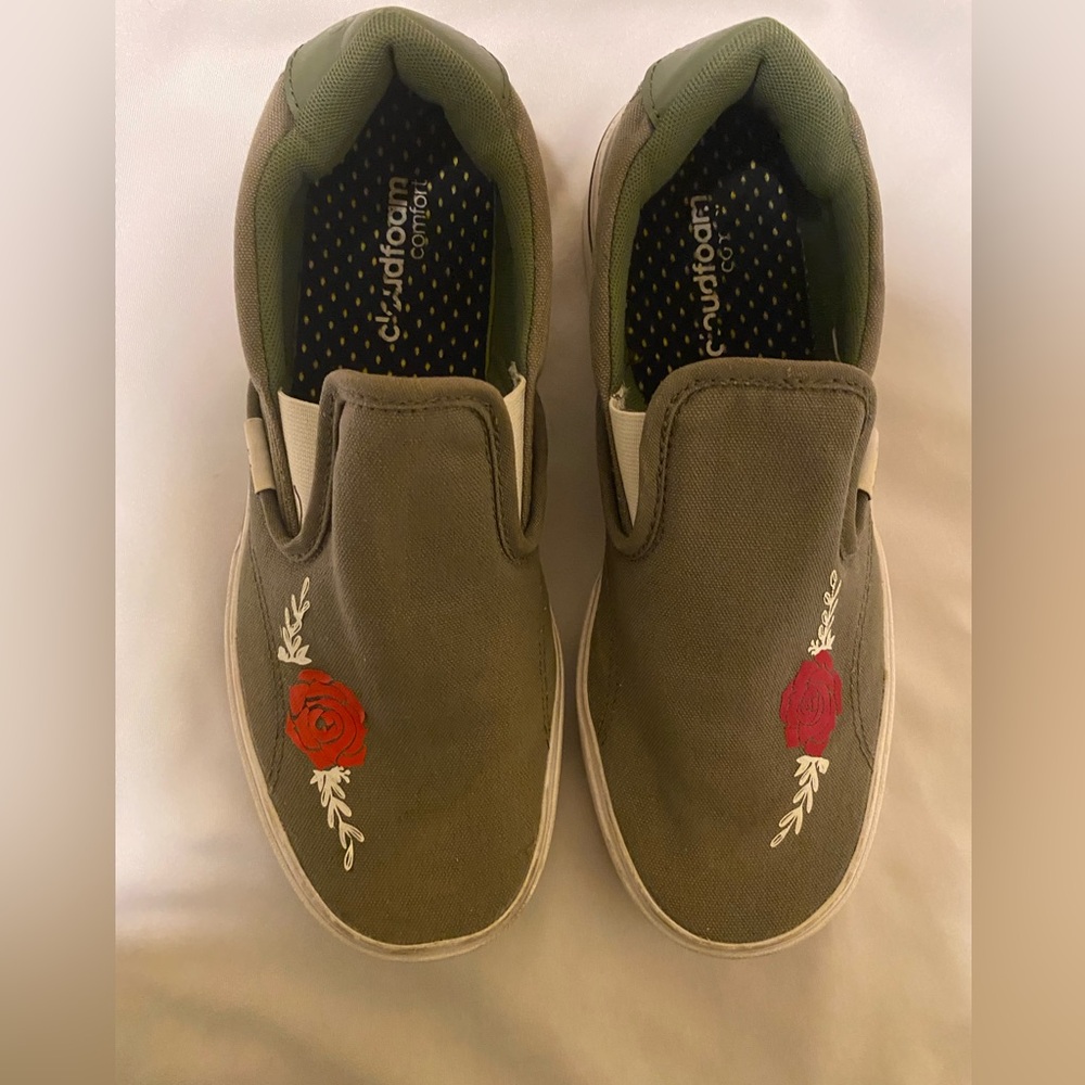 Adidas Women’s Green Slip-On Sneakers with Red Floral Design Size 7 1/2